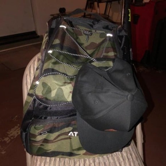 Baseball Bat Bag - Backpack for Baseball, T-Ball & Softball Equipment - Picture 2 of 2